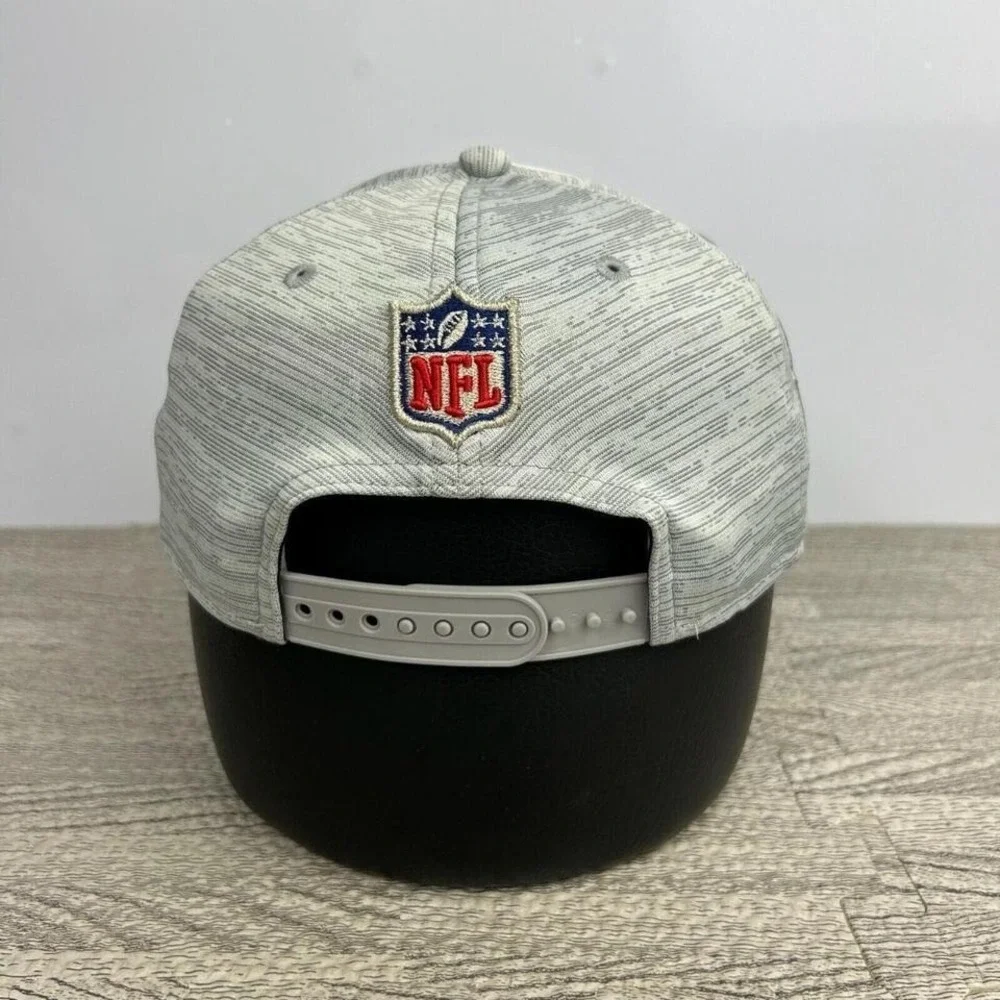 LA Rams Hat Cap Snap Back Gray White LVI Super Bowl Conference Champions